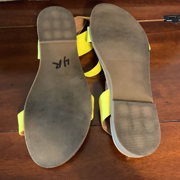 Steve Madden Yellow sandals size 10 - Picture 7 of 8